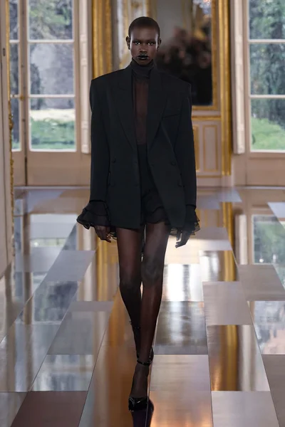 Look 19